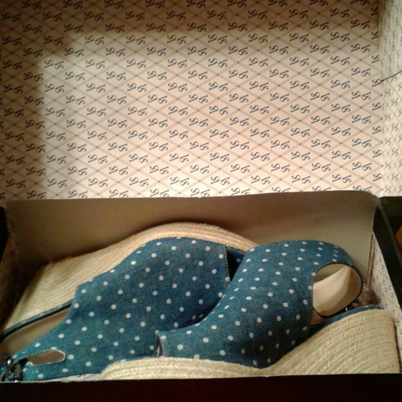 Like NEW,Victoria Secret,Blue Denim with White Polka Dots,Wedge Heel,Booties💙🦋 - Picture 6 of 13